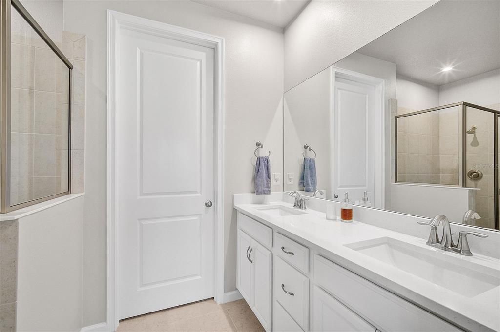 Activo con contrato: $299,900 (2 camas, 2 baños, 1431 Pies cuadrados)
