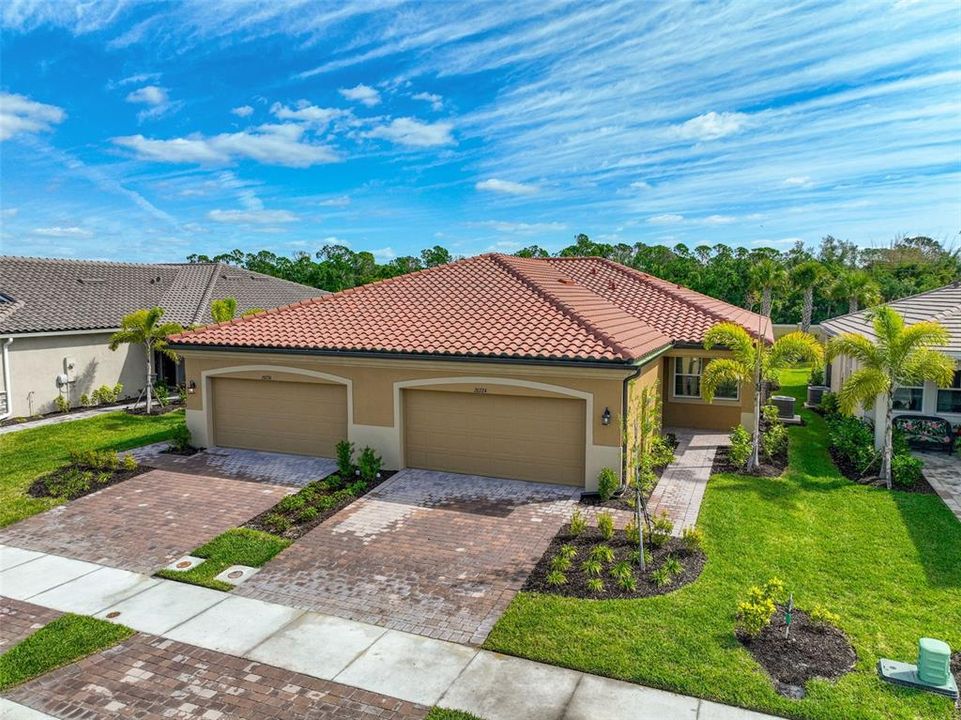 Activo con contrato: $299,900 (2 camas, 2 baños, 1431 Pies cuadrados)