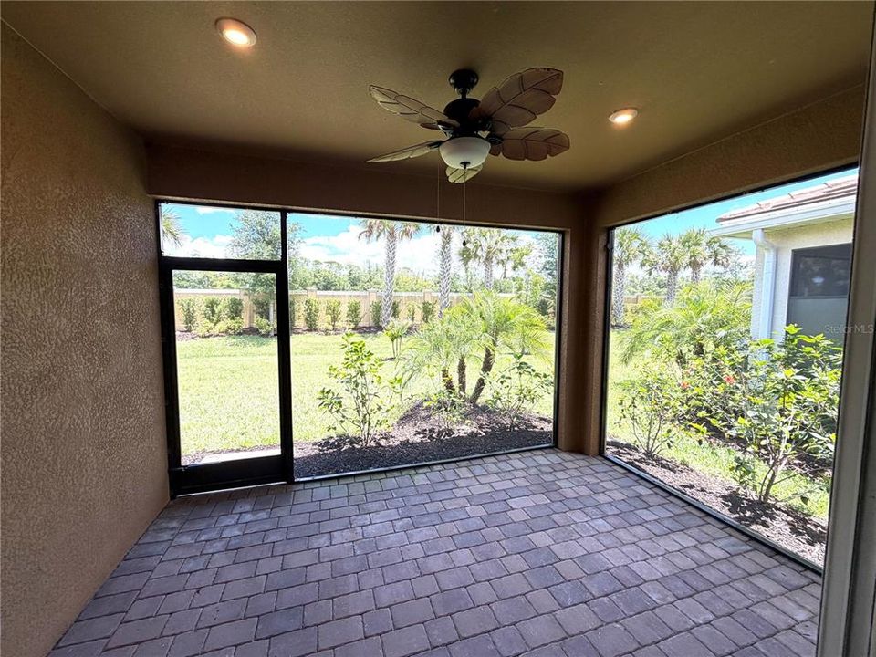 Activo con contrato: $299,900 (2 camas, 2 baños, 1431 Pies cuadrados)