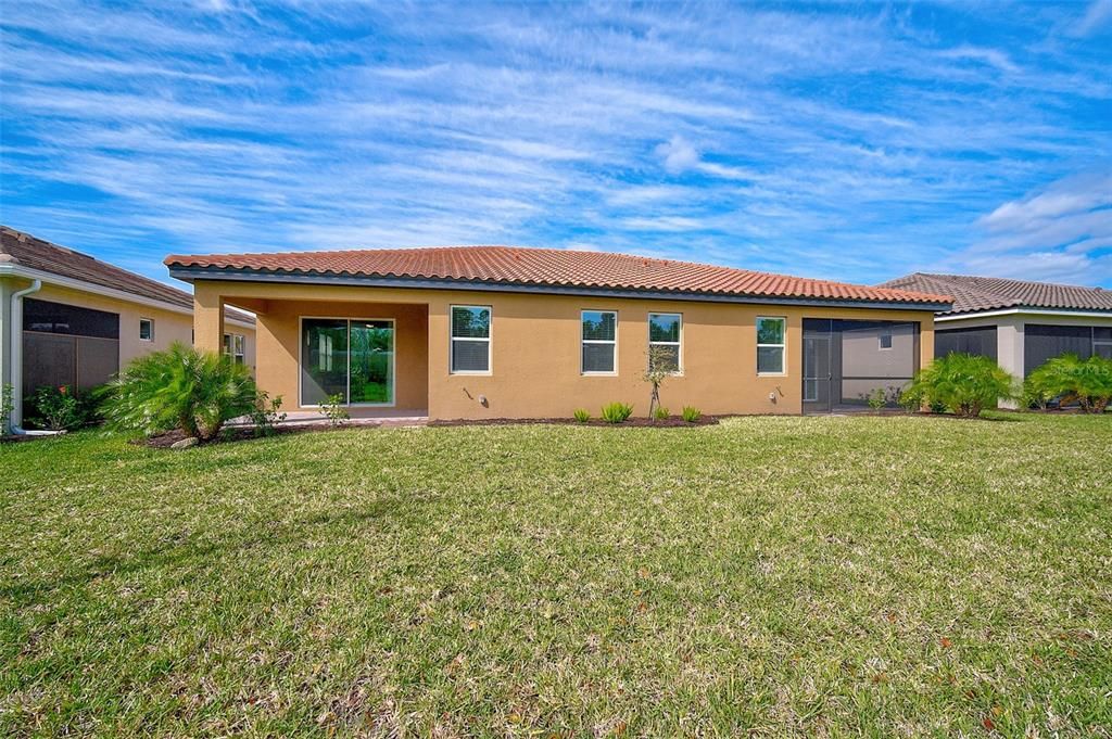 Activo con contrato: $299,900 (2 camas, 2 baños, 1431 Pies cuadrados)