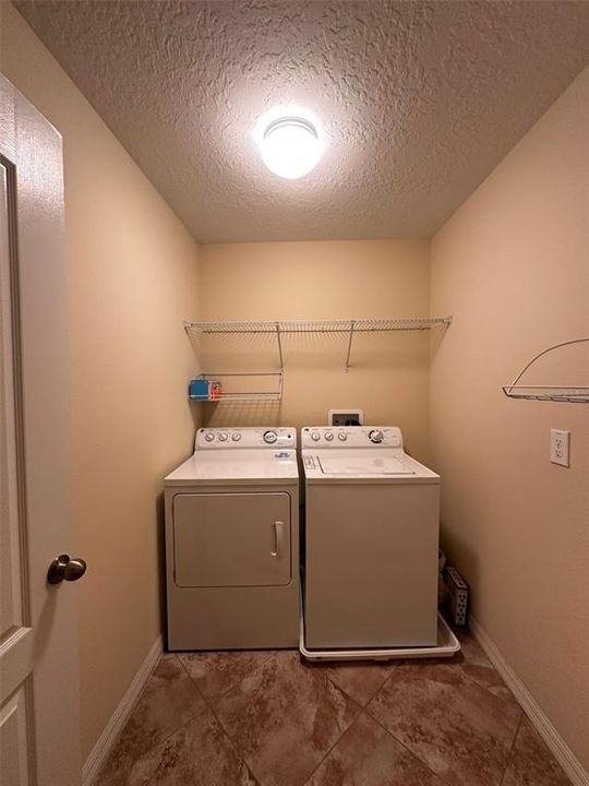 For Rent: $2,000 (3 beds, 2 baths, 1777 Square Feet)