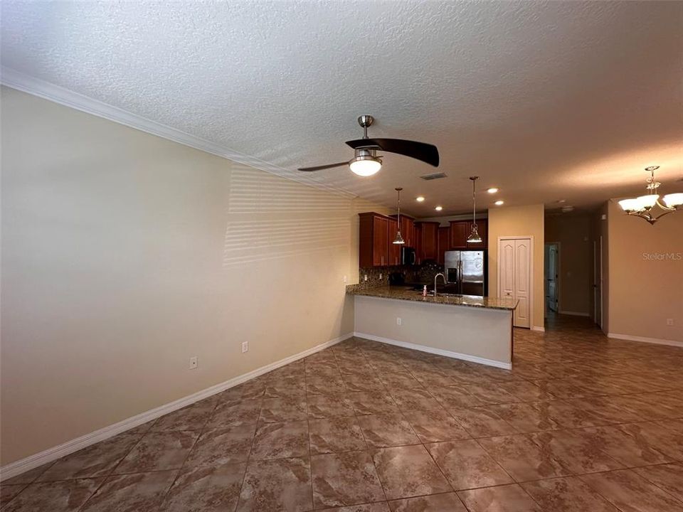 For Rent: $2,000 (3 beds, 2 baths, 1777 Square Feet)