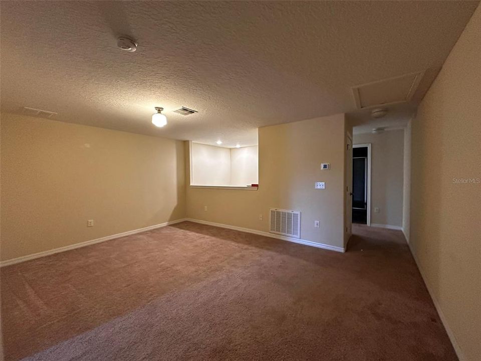 For Rent: $2,000 (3 beds, 2 baths, 1777 Square Feet)