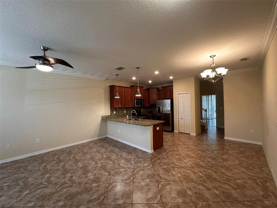For Rent: $2,000 (3 beds, 2 baths, 1777 Square Feet)