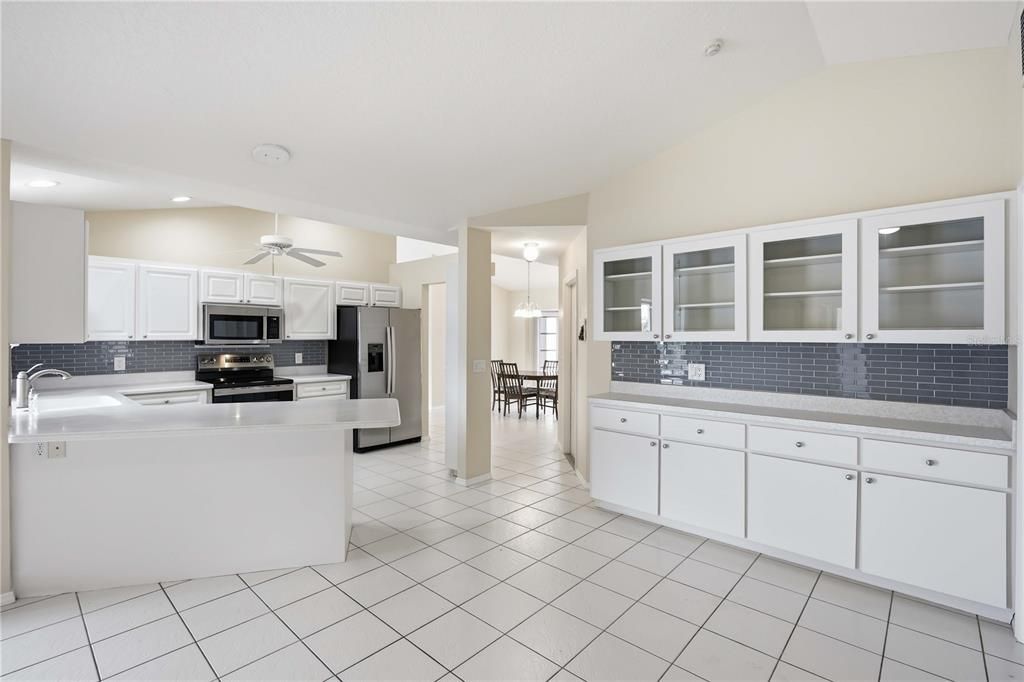 For Sale: $499,000 (4 beds, 3 baths, 2609 Square Feet)