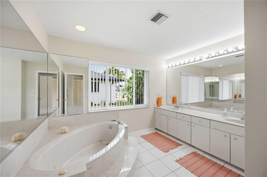 For Sale: $499,000 (4 beds, 3 baths, 2609 Square Feet)
