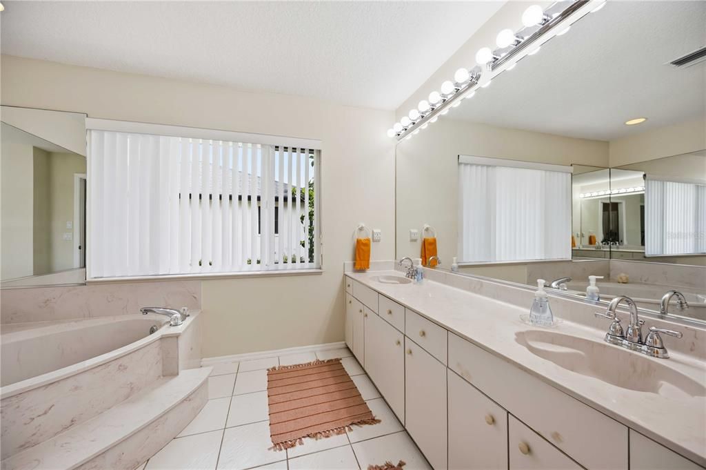 For Sale: $499,000 (4 beds, 3 baths, 2609 Square Feet)