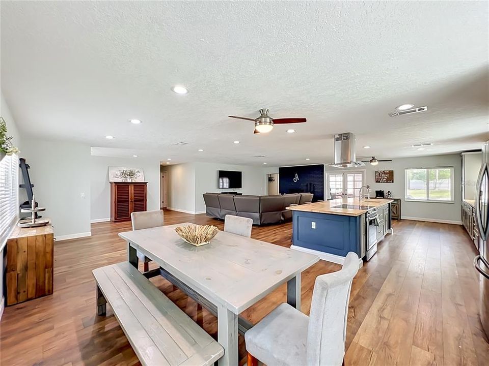 For Sale: $839,900 (5 beds, 3 baths, 3325 Square Feet)