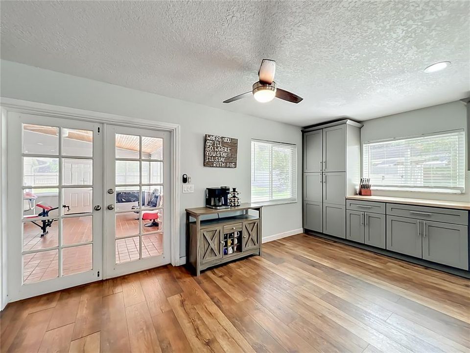 For Sale: $839,900 (5 beds, 3 baths, 3325 Square Feet)