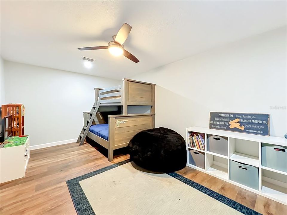 For Sale: $839,900 (5 beds, 3 baths, 3325 Square Feet)