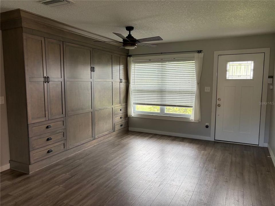 В аренду: $2,600 (2 спален, 2 ванн, 1312 Квадратных фут)