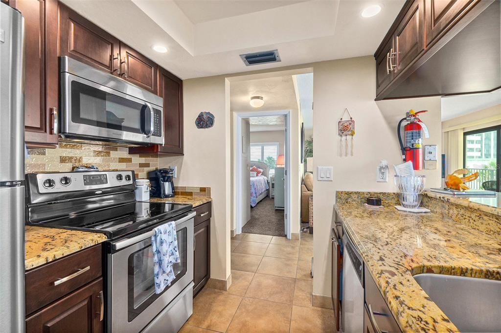 For Rent: $2,200 (1 beds, 1 baths, 715 Square Feet)