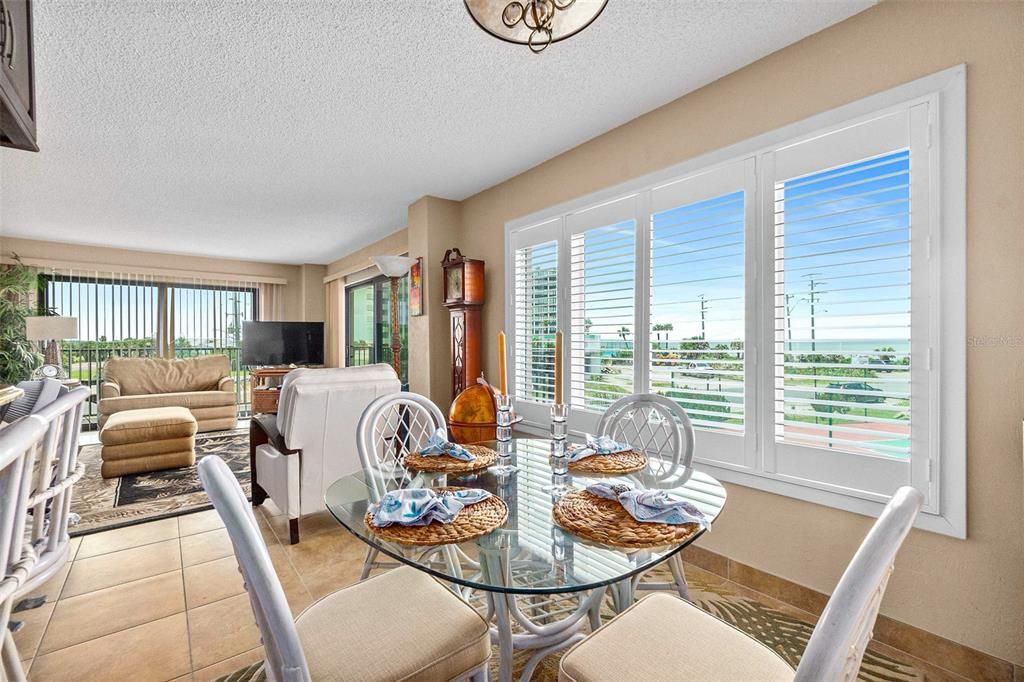 For Rent: $2,200 (1 beds, 1 baths, 715 Square Feet)