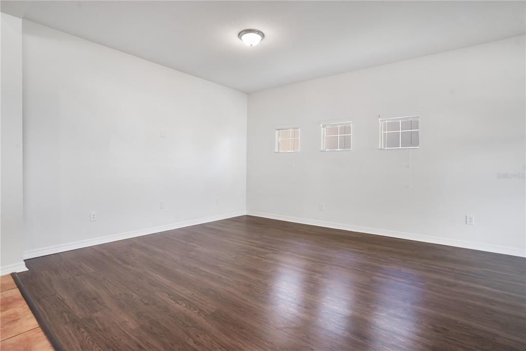 En Venta: $414,900 (4 camas, 3 baños, 3038 Pies cuadrados)