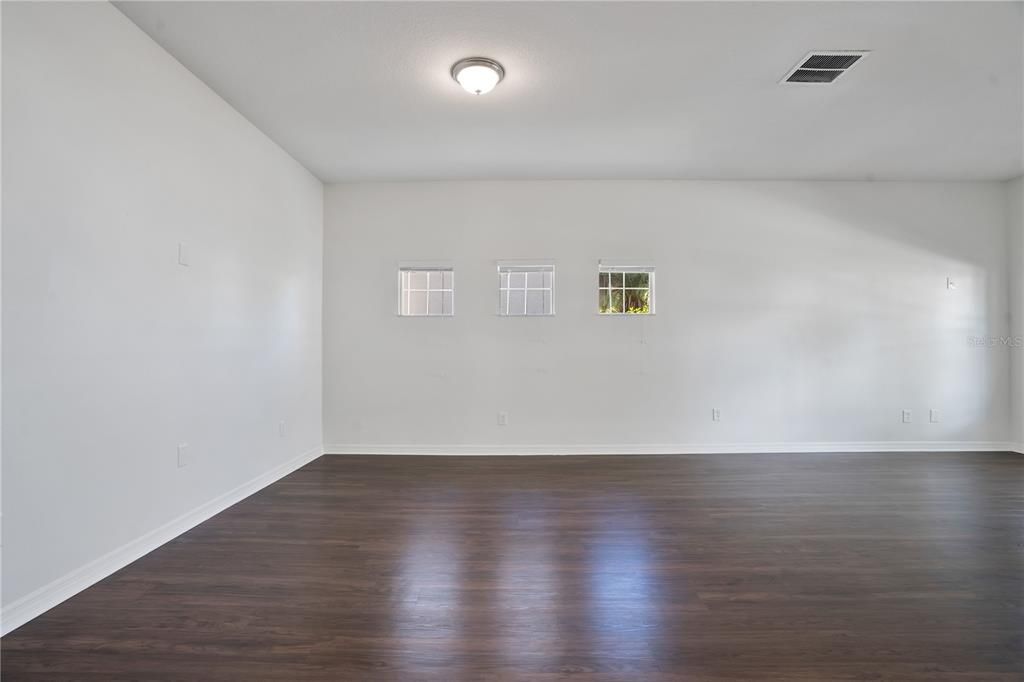 En Venta: $414,900 (4 camas, 3 baños, 3038 Pies cuadrados)