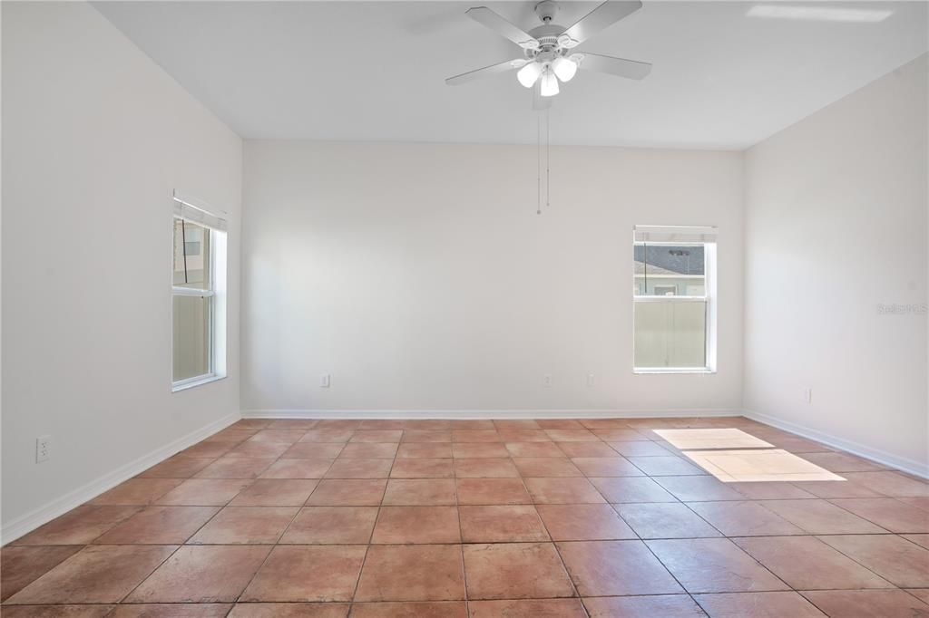 En Venta: $414,900 (4 camas, 3 baños, 3038 Pies cuadrados)