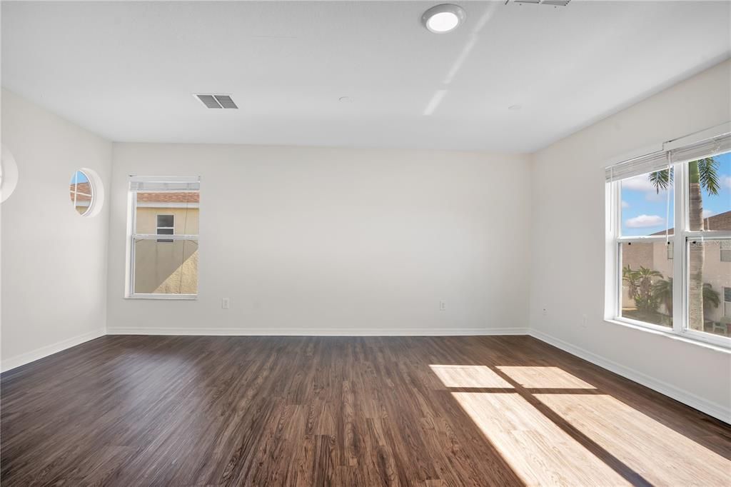 En Venta: $414,900 (4 camas, 3 baños, 3038 Pies cuadrados)