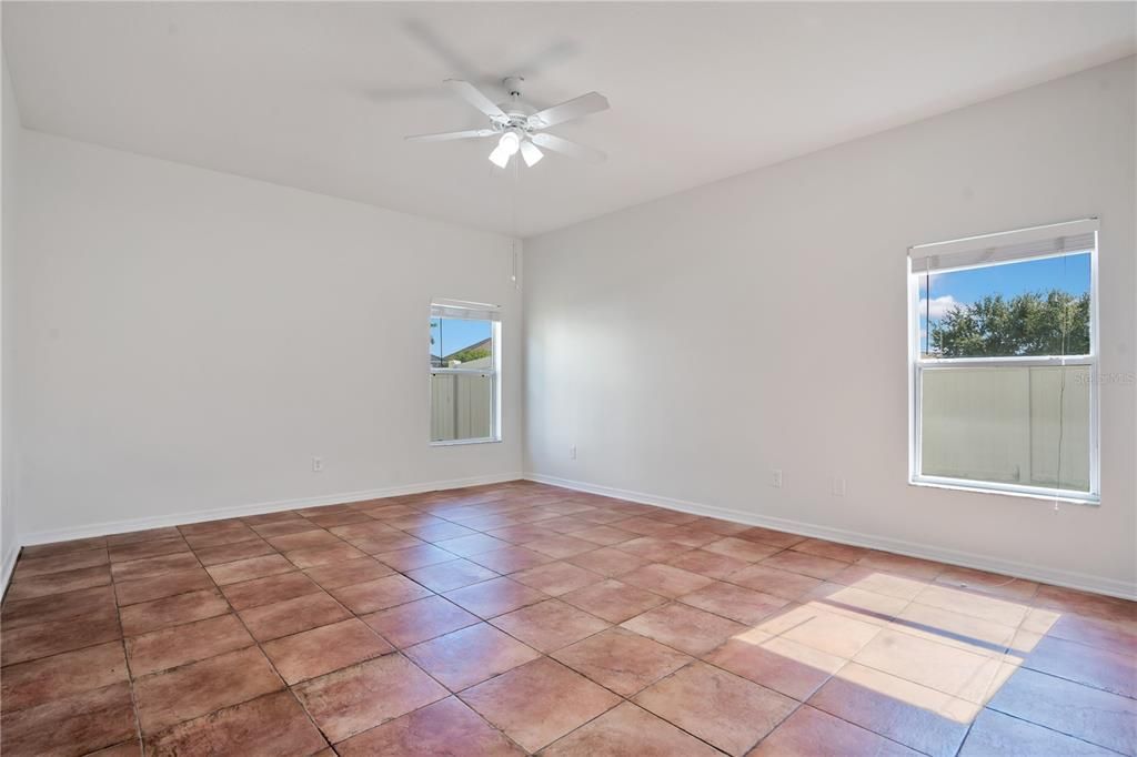 En Venta: $414,900 (4 camas, 3 baños, 3038 Pies cuadrados)