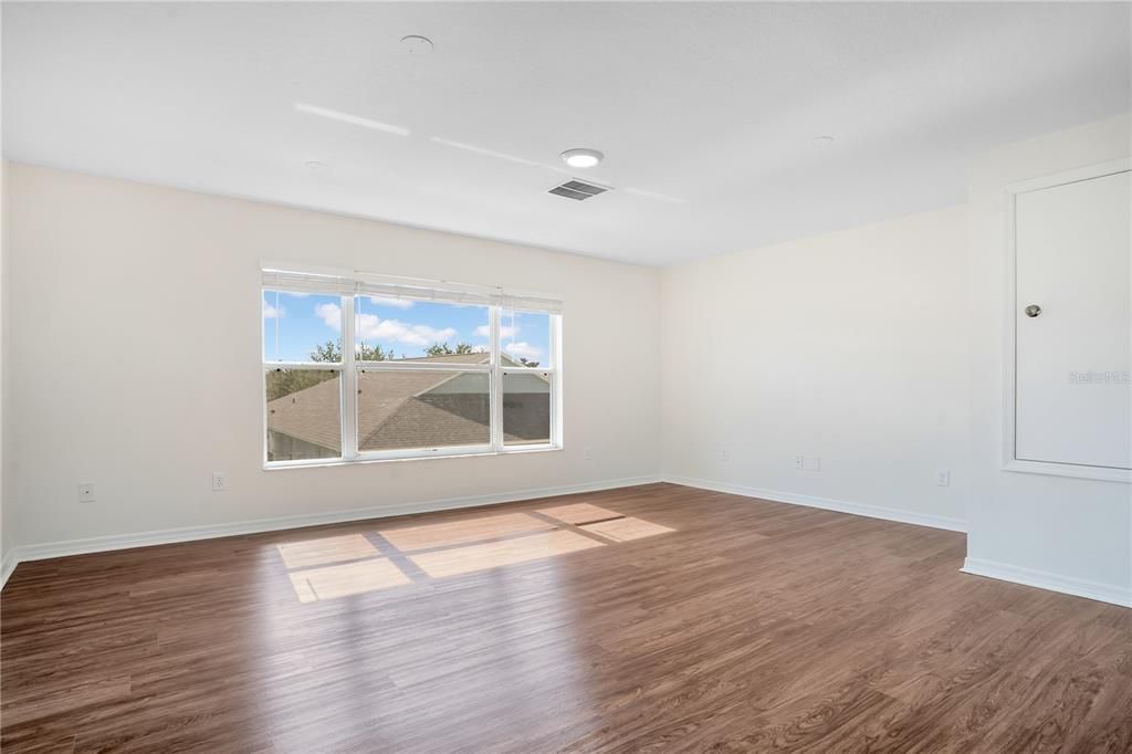 En Venta: $414,900 (4 camas, 3 baños, 3038 Pies cuadrados)