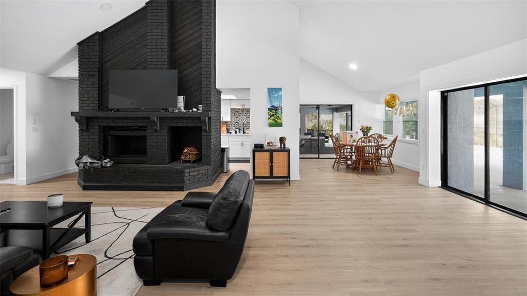 En Venta: $500,000 (3 camas, 2 baños, 2572 Pies cuadrados)