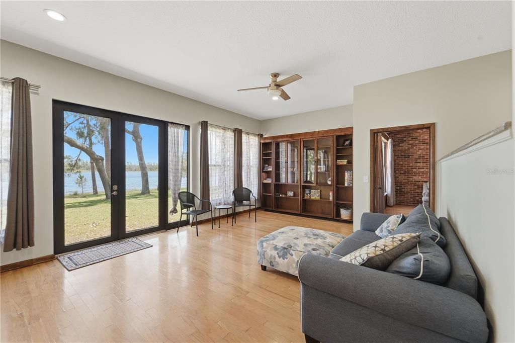 En Venta: $625,000 (4 camas, 2 baños, 2872 Pies cuadrados)