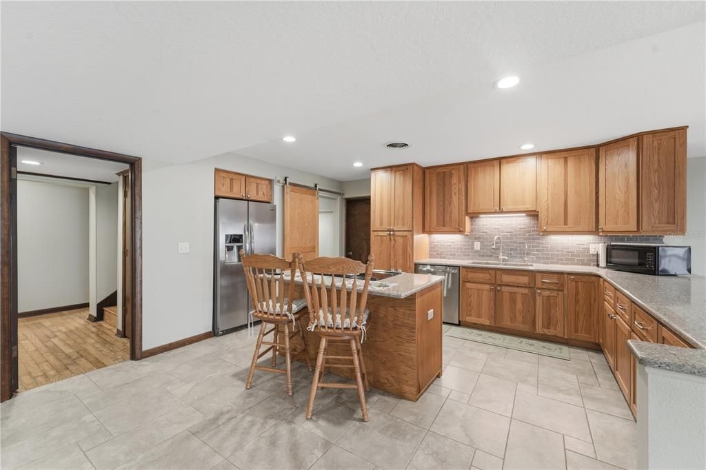 En Venta: $625,000 (4 camas, 2 baños, 2872 Pies cuadrados)