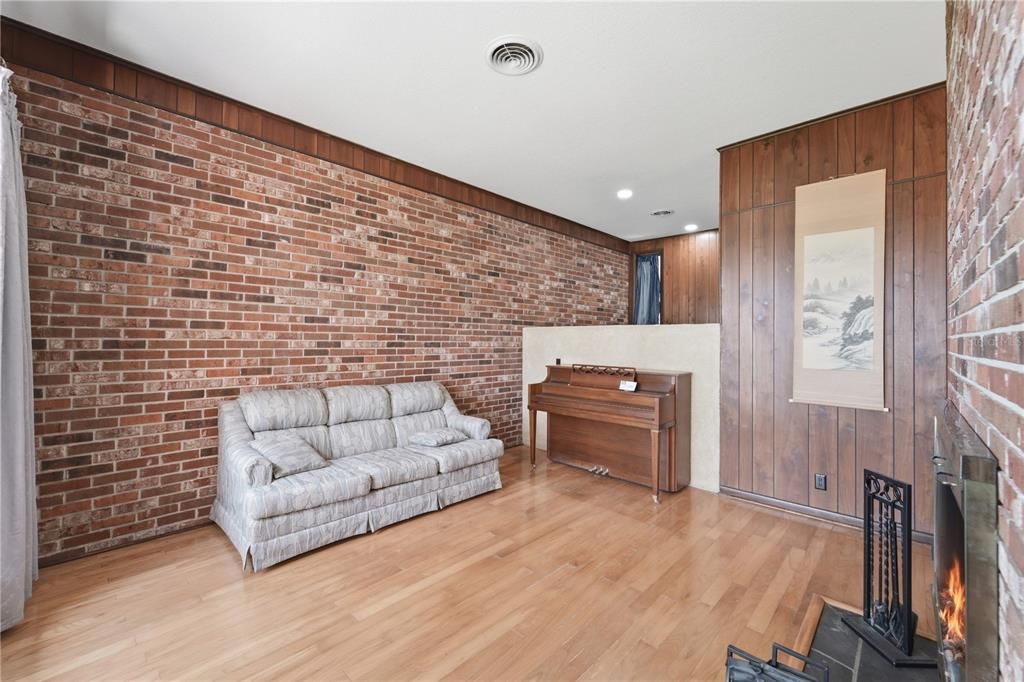 En Venta: $625,000 (4 camas, 2 baños, 2872 Pies cuadrados)