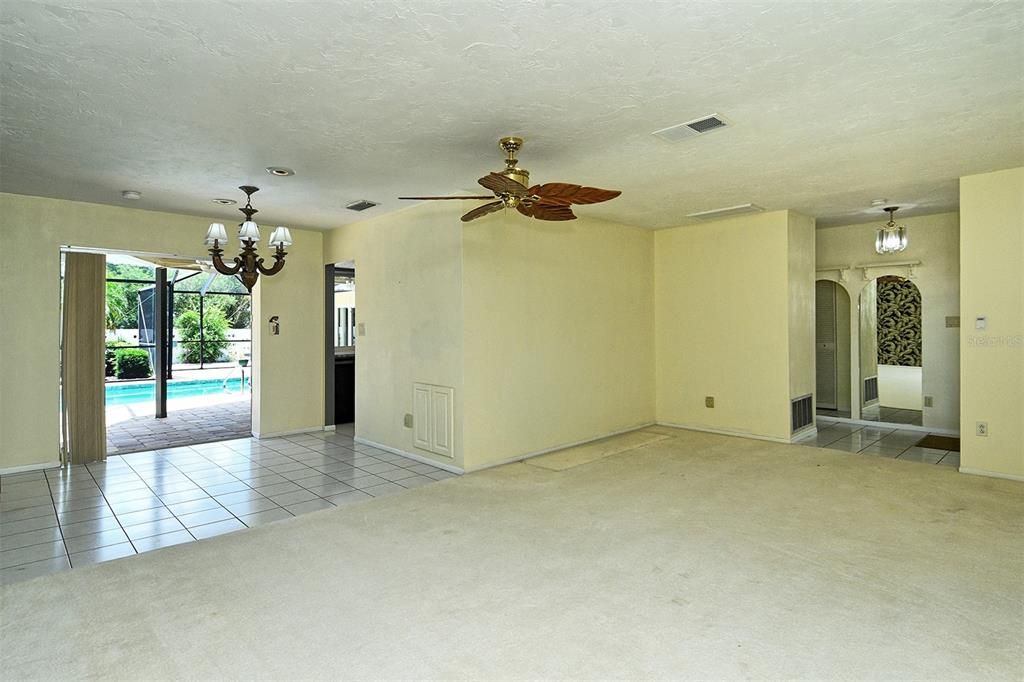 Activo con contrato: $529,800 (3 camas, 2 baños, 2248 Pies cuadrados)