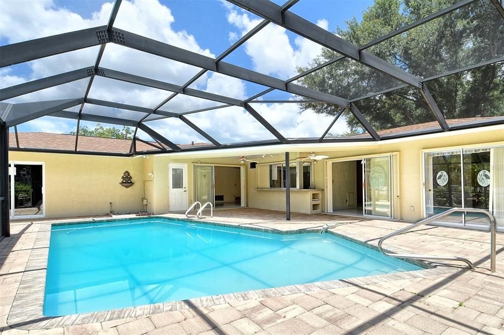 Activo con contrato: $529,800 (3 camas, 2 baños, 2248 Pies cuadrados)