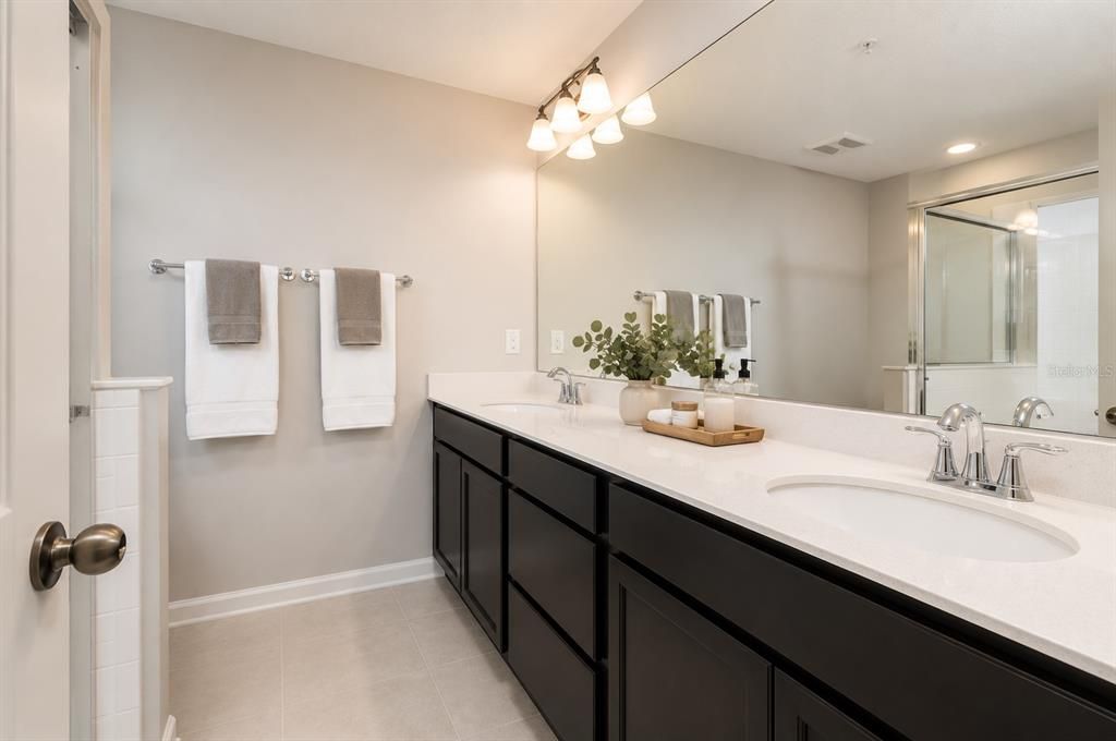 For Rent: $2,300 (3 beds, 2 baths, 1468 Square Feet)
