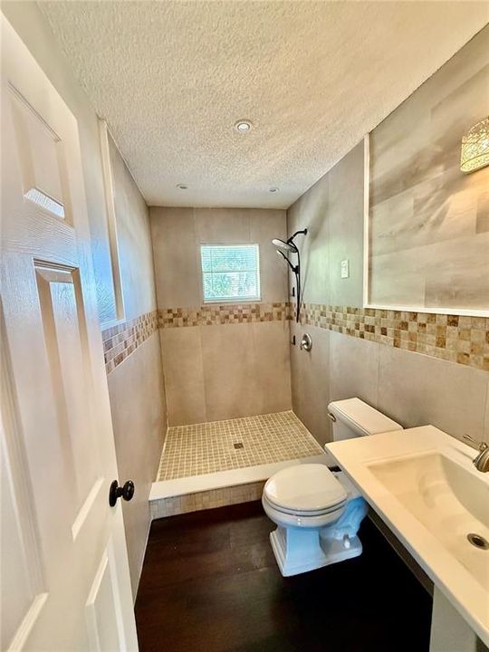 For Rent: $1,650 (2 beds, 1 baths, 1770 Square Feet)