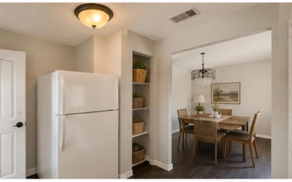For Rent: $1,550 (2 beds, 1 baths, 1770 Square Feet)