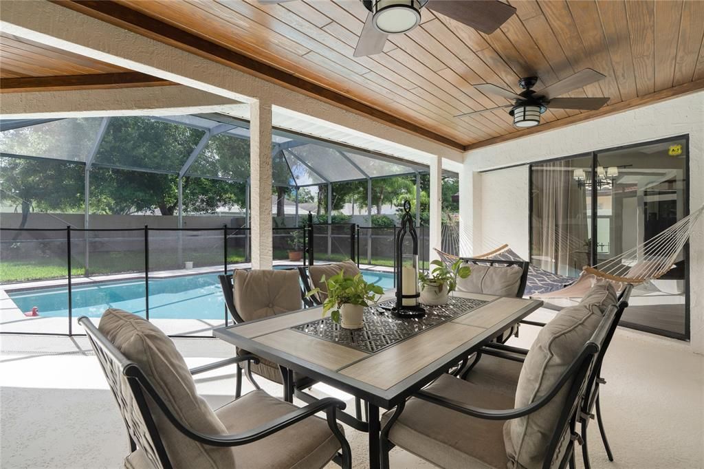 Active With Contract: $800,000 (4 beds, 3 baths, 2395 Square Feet)