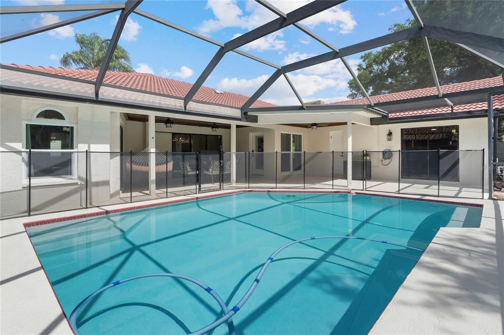 Active With Contract: $800,000 (4 beds, 3 baths, 2395 Square Feet)