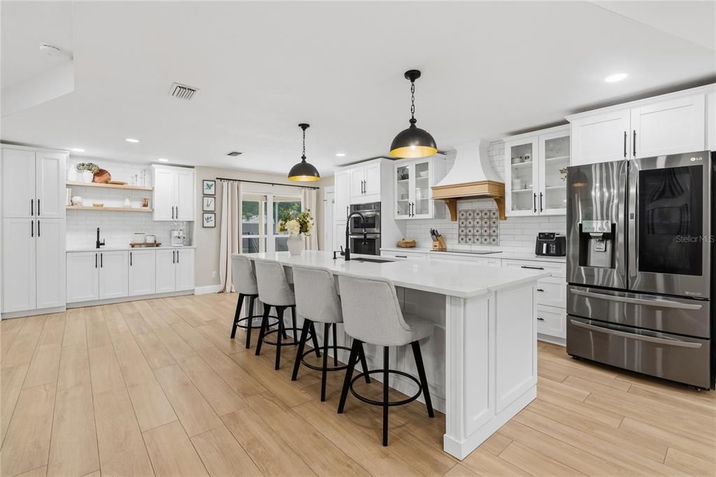 Active With Contract: $800,000 (4 beds, 3 baths, 2395 Square Feet)