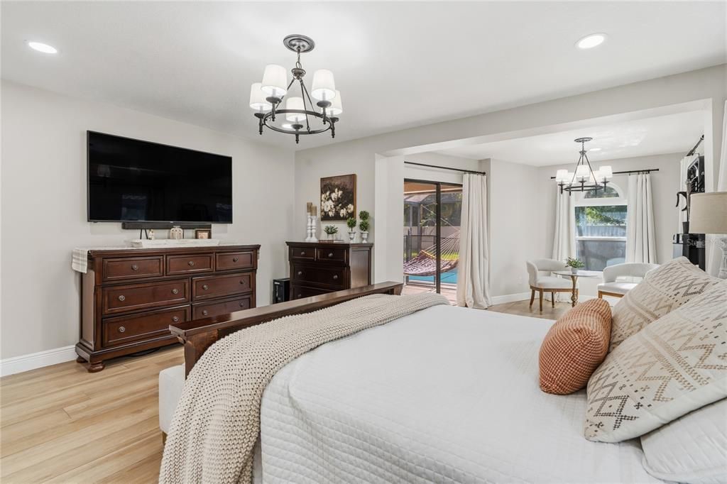 Active With Contract: $800,000 (4 beds, 3 baths, 2395 Square Feet)