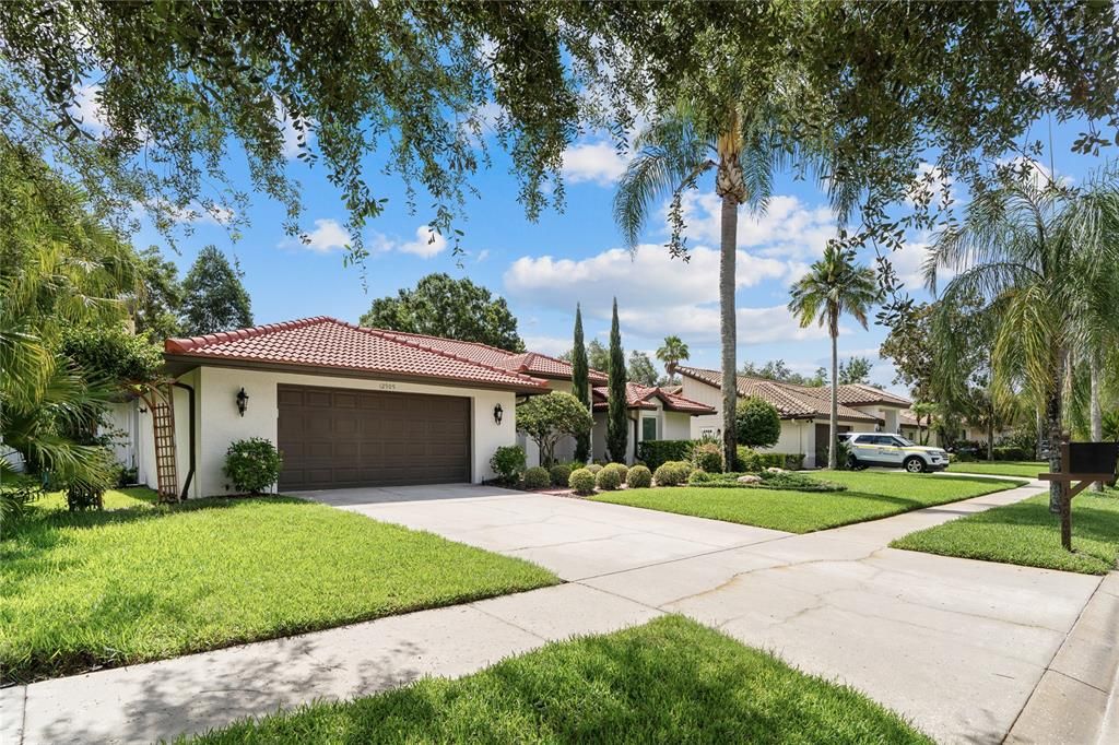 Active With Contract: $800,000 (4 beds, 3 baths, 2395 Square Feet)