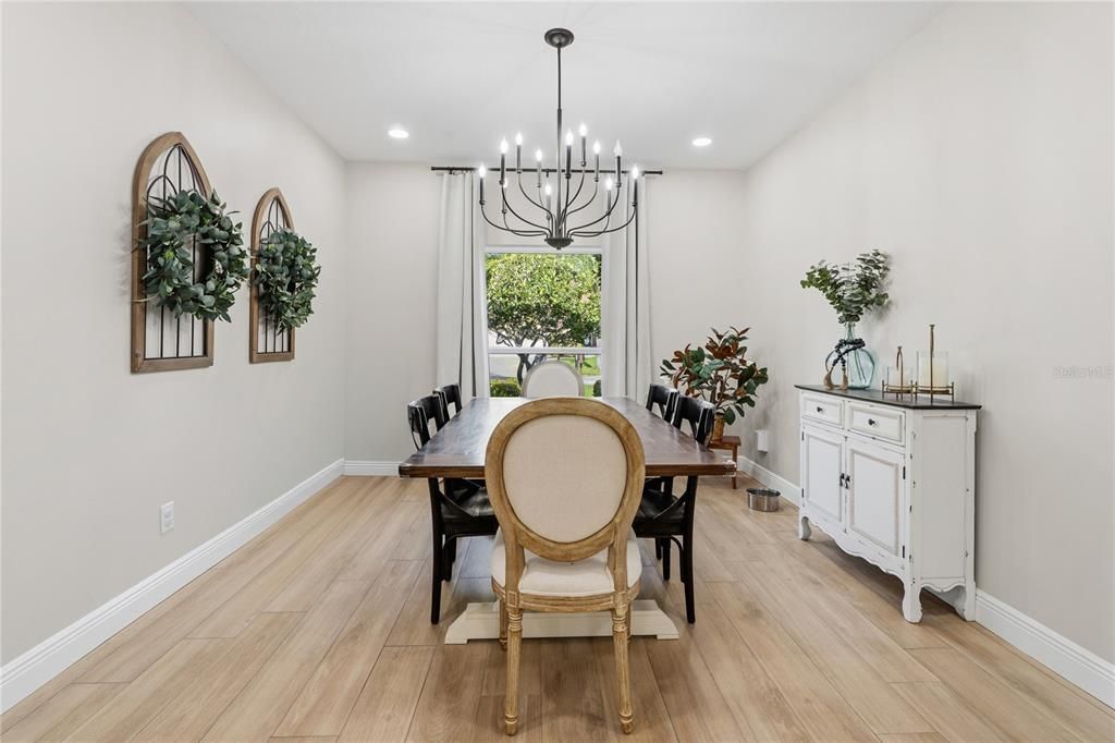 Active With Contract: $800,000 (4 beds, 3 baths, 2395 Square Feet)