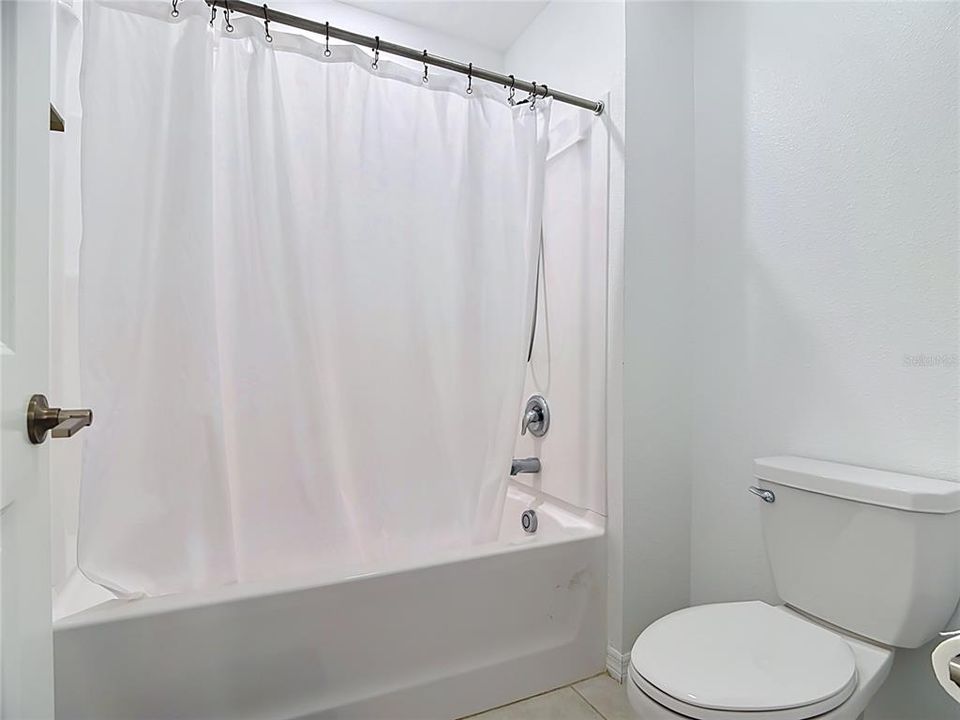 На продажу: $419,000 (6 спален, 3 ванн, 3326 Квадратных фут)