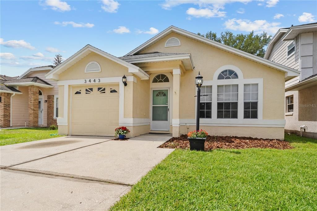 For Sale: $299,999 (3 beds, 2 baths, 1133 Square Feet)