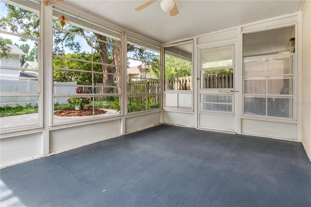 For Sale: $299,999 (3 beds, 2 baths, 1133 Square Feet)