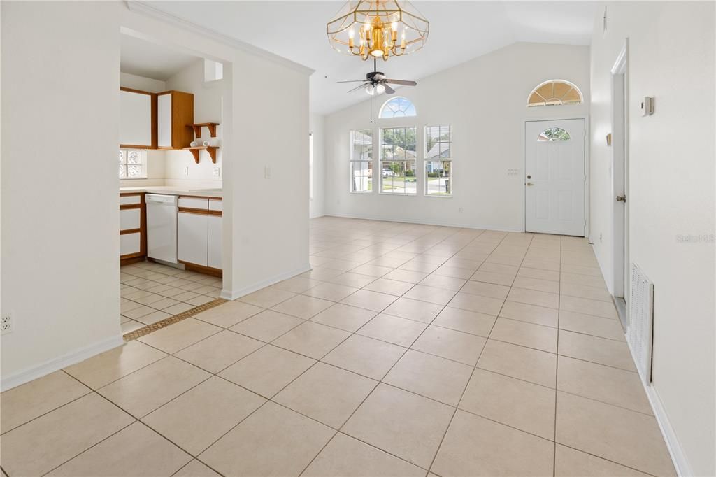 For Sale: $299,999 (3 beds, 2 baths, 1133 Square Feet)