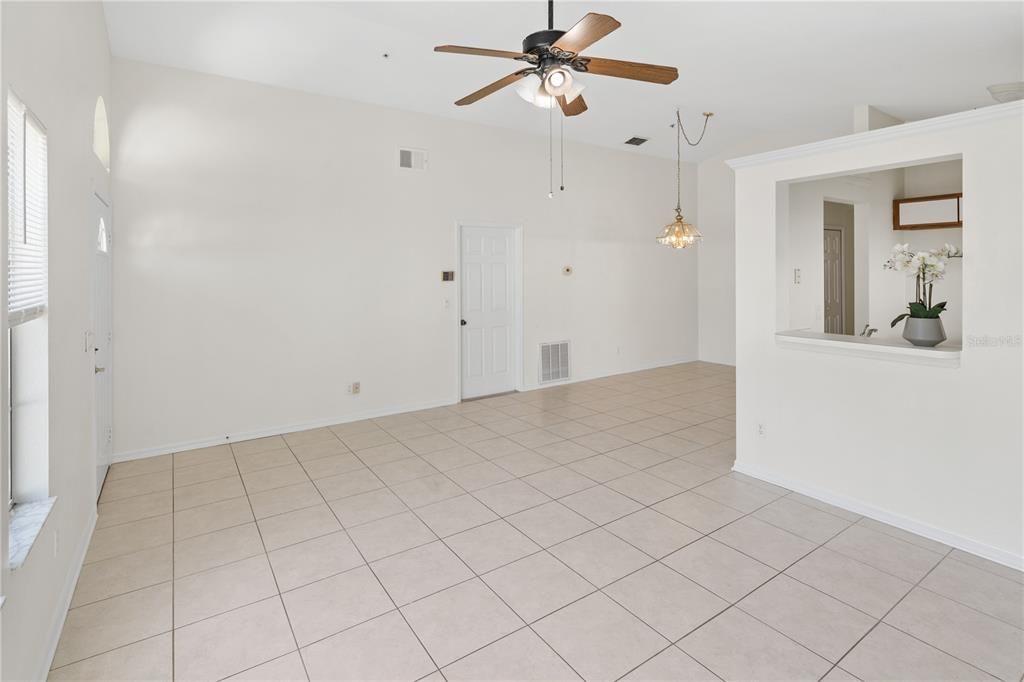 For Sale: $299,999 (3 beds, 2 baths, 1133 Square Feet)