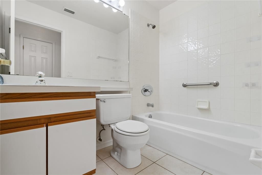 For Sale: $299,999 (3 beds, 2 baths, 1133 Square Feet)