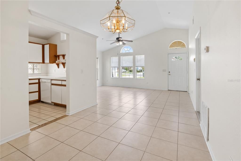 For Sale: $299,999 (3 beds, 2 baths, 1133 Square Feet)
