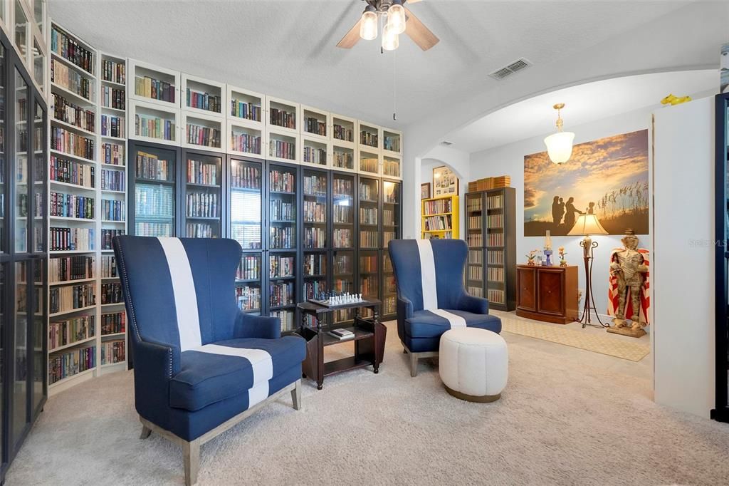 En Venta: $725,000 (5 camas, 3 baños, 3726 Pies cuadrados)