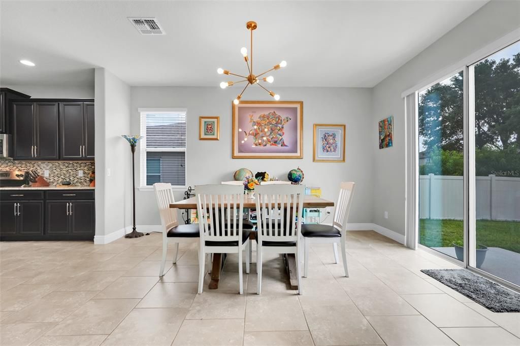 En Venta: $725,000 (5 camas, 3 baños, 3726 Pies cuadrados)