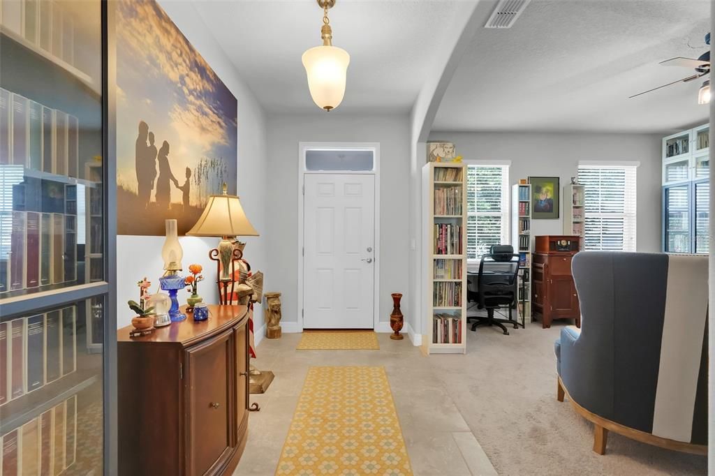 En Venta: $725,000 (5 camas, 3 baños, 3726 Pies cuadrados)