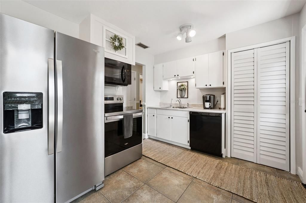 Activo con contrato: $289,500 (3 camas, 1 baños, 1266 Pies cuadrados)