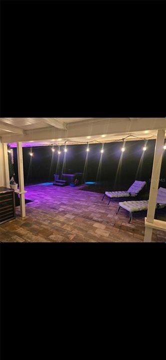En Venta: $229,900 (2 camas, 2 baños, 899 Pies cuadrados)